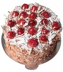 Özenle Hazırlanmış 6–9 Kişilik Çikolatalı Frambuazlı Yaş Pasta